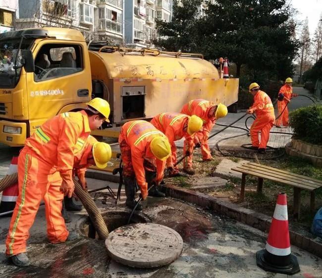 育才镇市政管道清淤